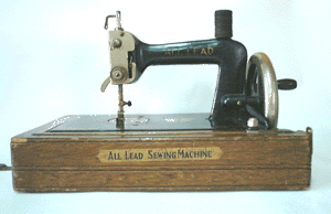OLD SEWING MACHINE